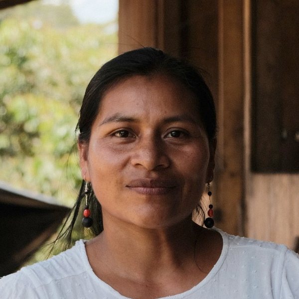 Elvia Ankuash – Responsable de la alfarería